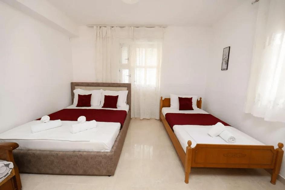 Vila Agolli Vlorë エクステリア 写真