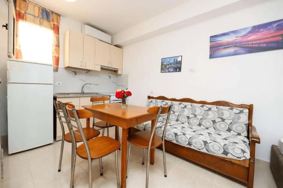 Vila Agolli Vlorë エクステリア 写真