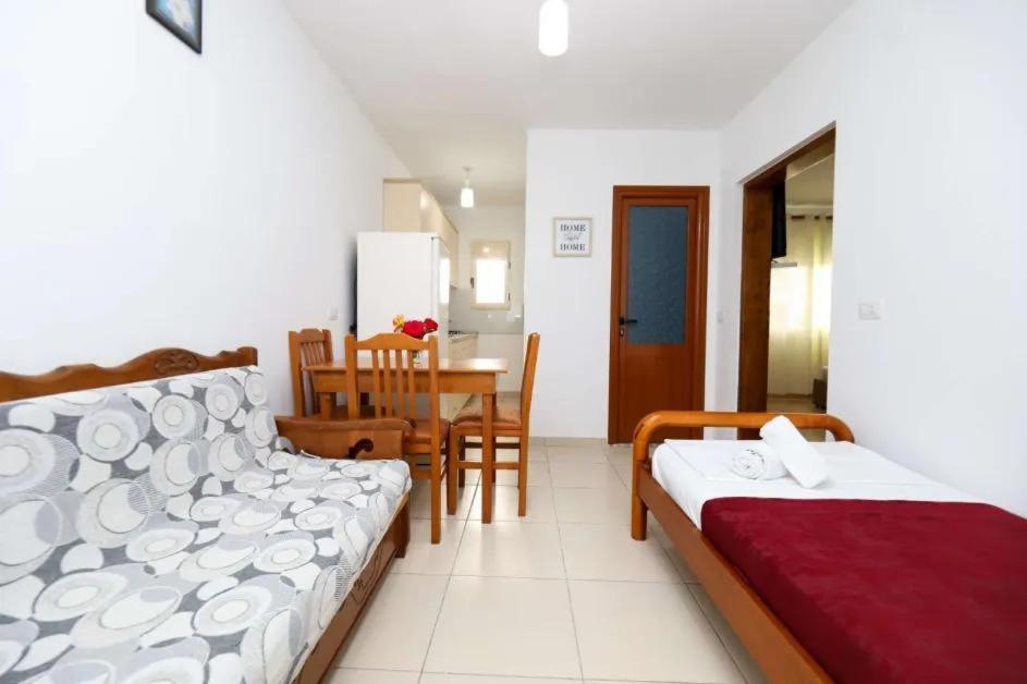 Vila Agolli Vlorë エクステリア 写真