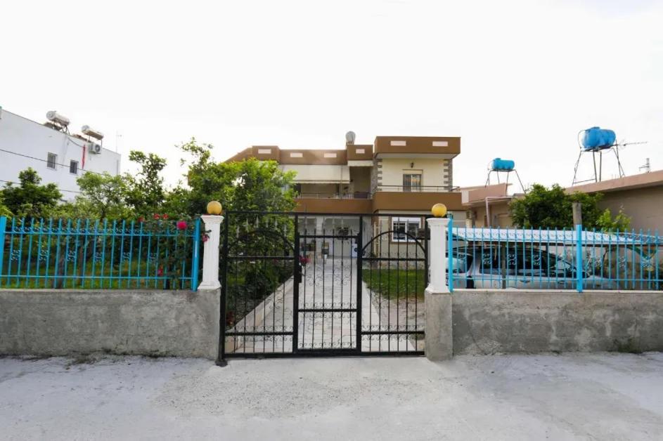 Vila Agolli Vlorë エクステリア 写真