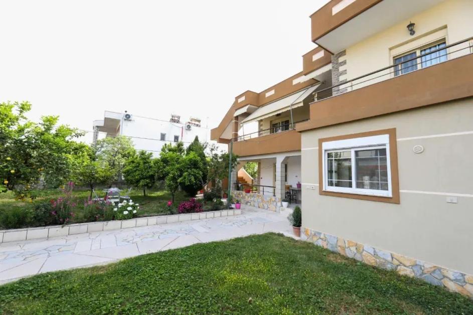 Vila Agolli Vlorë エクステリア 写真