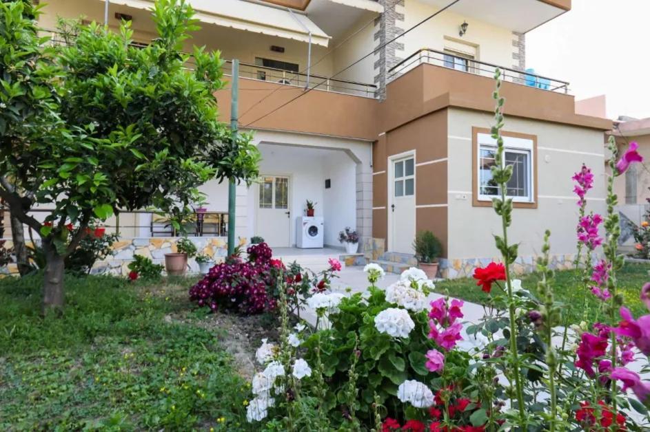 Vila Agolli Vlorë エクステリア 写真